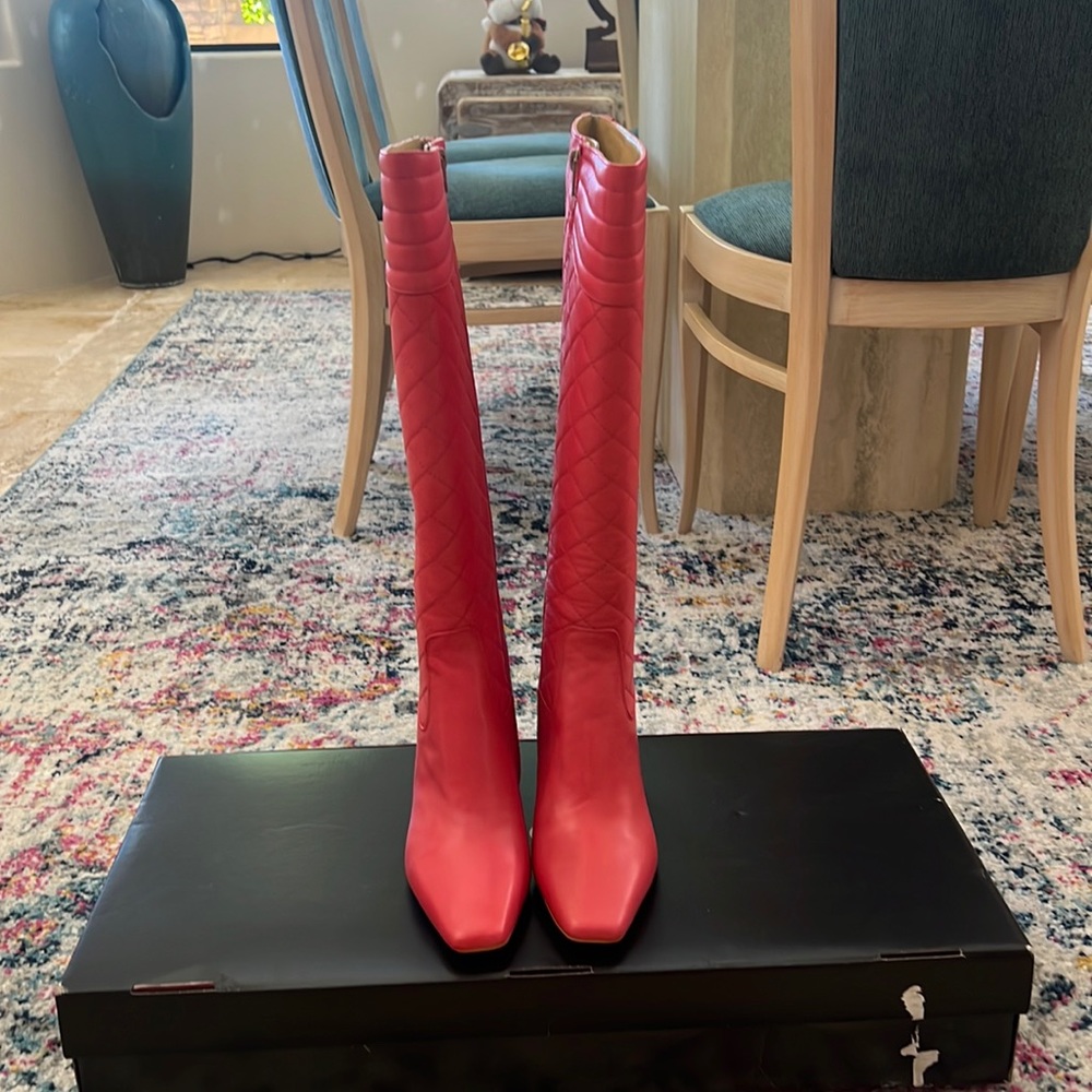 Made in Italy, premium quality, color: pink. No return